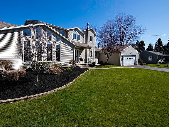 2nd image of 19 Summer Haven Dr