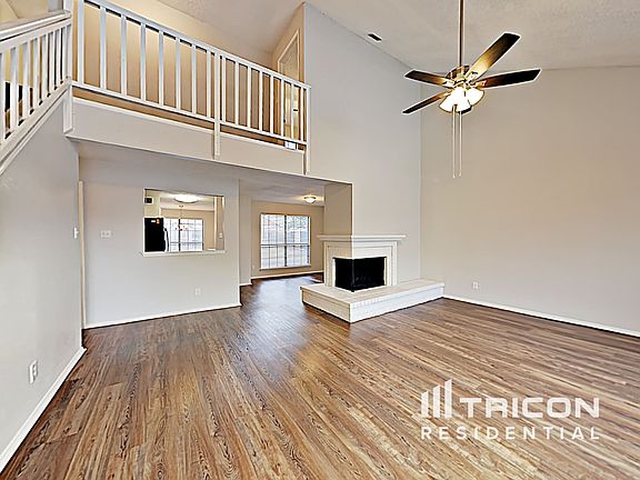 5th image of 810 Weaver St