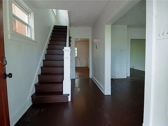 2nd image of 1112 Ingham St