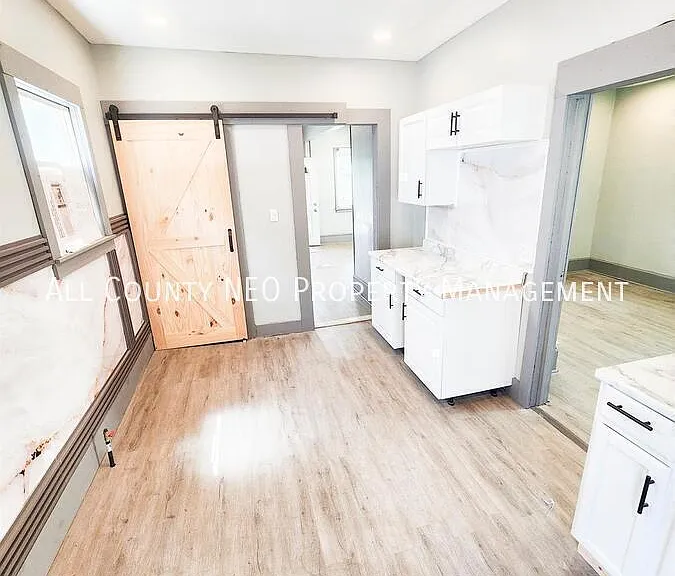 10639 Dupont Ave — Photo 6