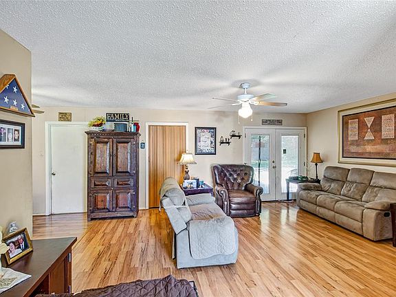 3rd image of 1016 Birchwood Dr