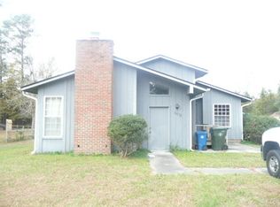 6678 Vaughn Rd, Fayetteville, NC 28304