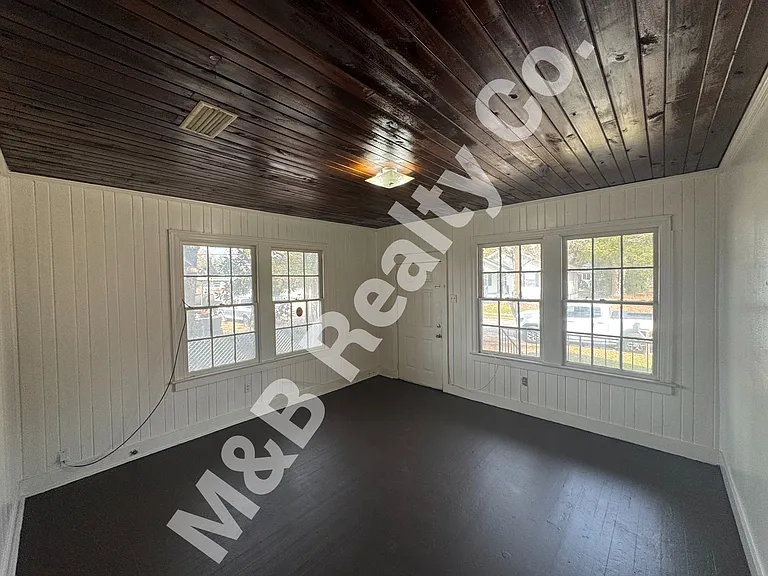 958 S Scott St #B — Photo 7