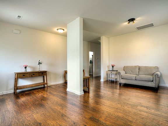 4th image of 247 Gail Ln