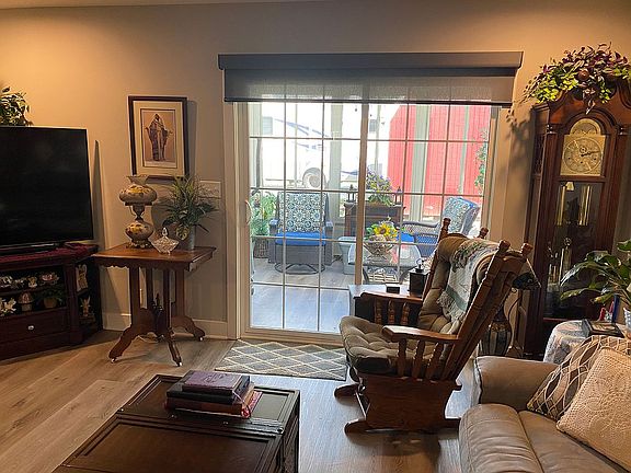 4th image of 6163 W Lincoln St