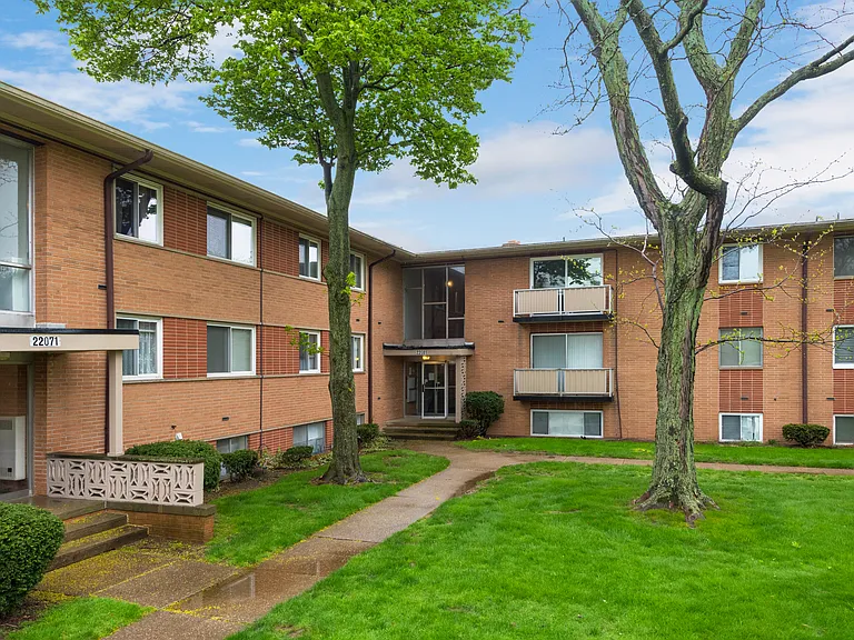 22081 River Oaks Dr #B8 — Photo 28