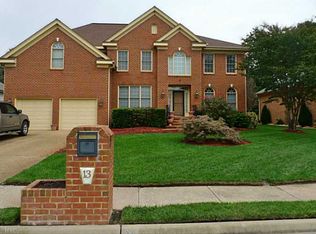 13 Castle Haven Rd, Hampton, VA 23666