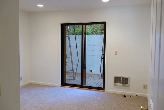 1063 Carolina St — Photo 13