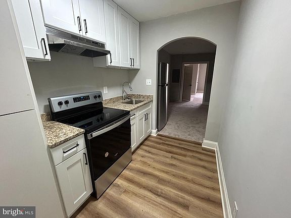 3rd image of 1630 16th St SE APT 2