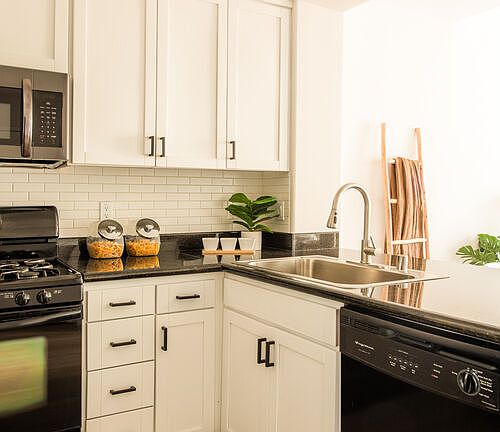 5th image of 4060 Glencoe Ave APT 302