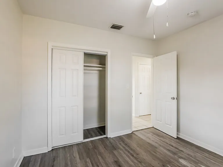 820 Carolina Ave — Photo 13