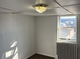 924 Island Ave, Mc Kees Rocks, PA