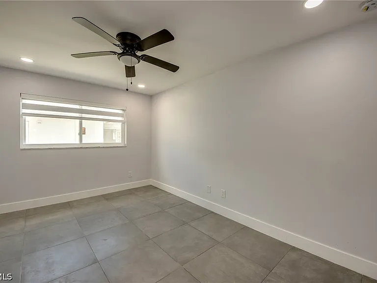 4312 S Pacific Cir — Photo 15