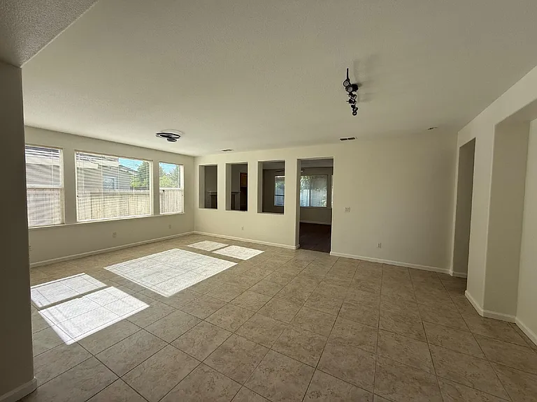 3419 Mas Amilos Way — Photo 2