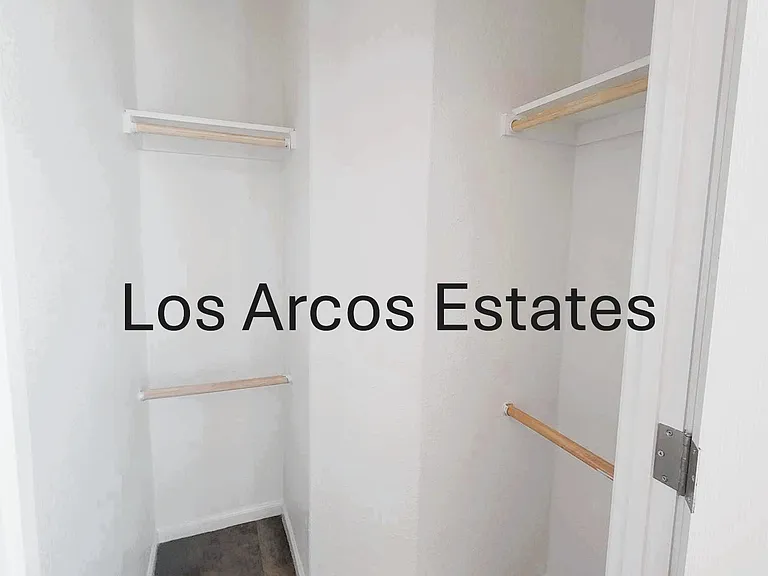 650 E Busby Dr #B — Photo 7