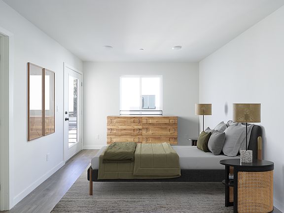 5th image of 14207 Gilmore St #14207