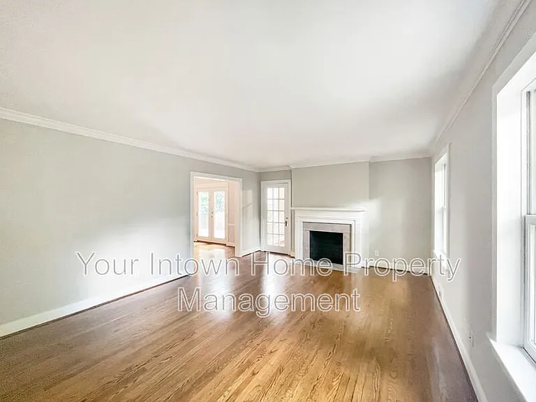 2695 Sharondale Dr NE — Photo 6