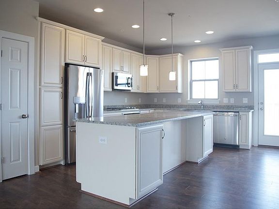 2nd image of 14247 Travilah Rd