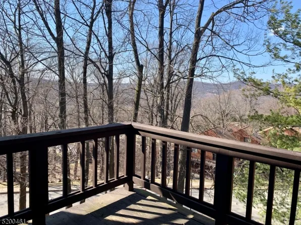 1 Davos Dr Unit 6, Vernon, NJ 07462