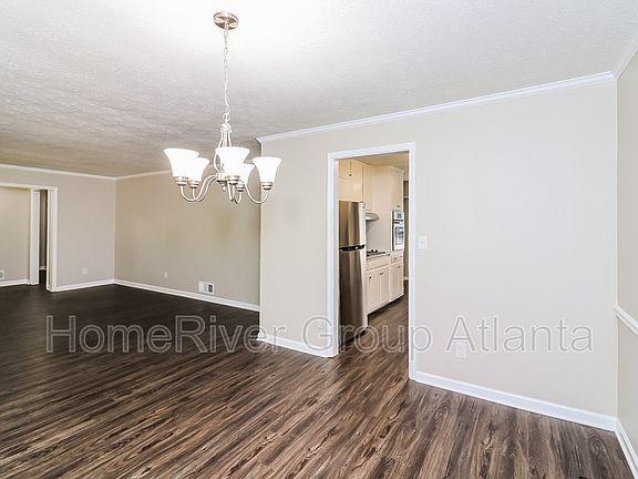5th image of 4270 Cove Way NE