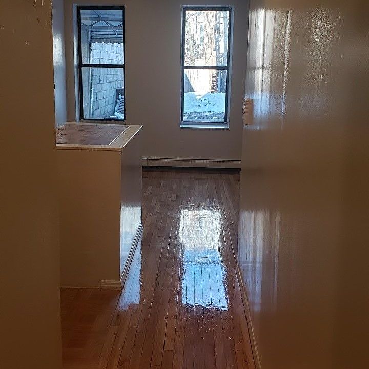 1st image of 401 20th St APT 1A