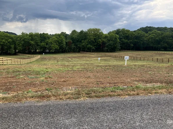 4 Booker Ridge Rd, Mount Pleasant, TN 38474