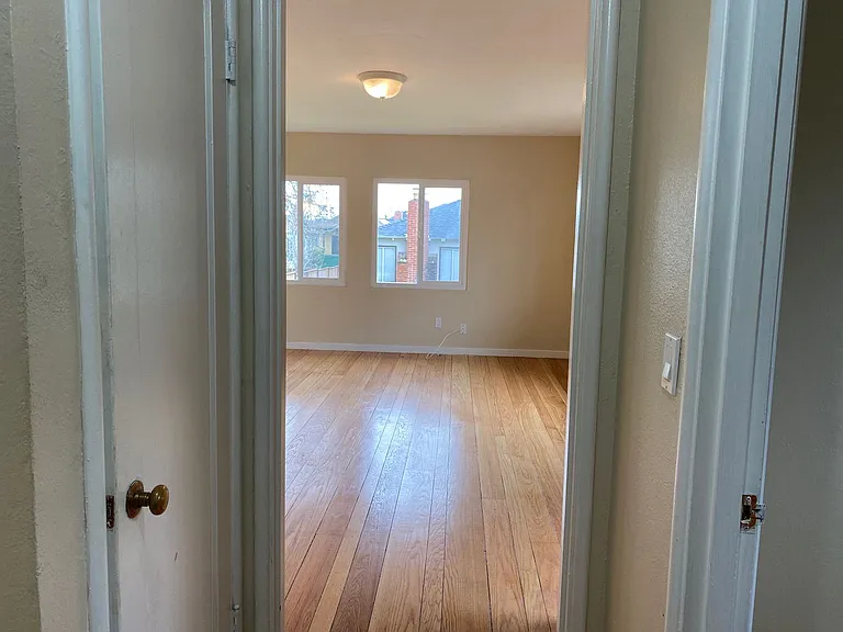 619 Poirier St — Photo 16