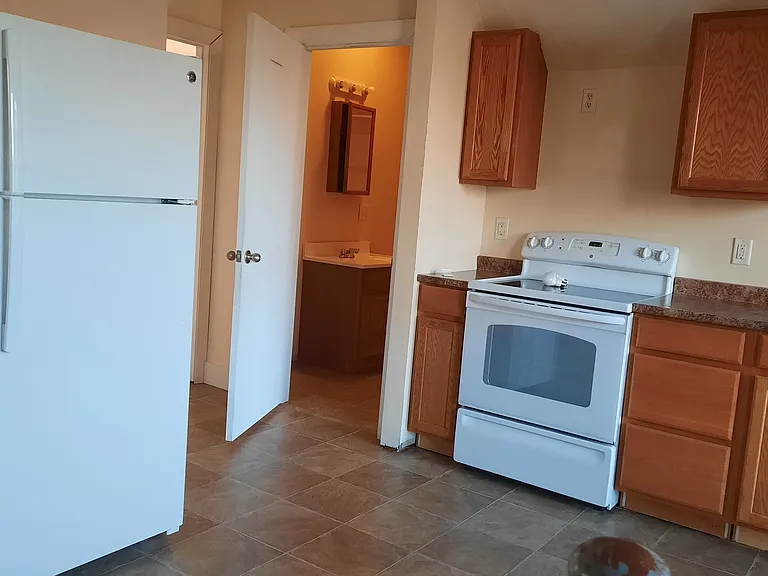 184 Windham Rd #3 — Photo 3