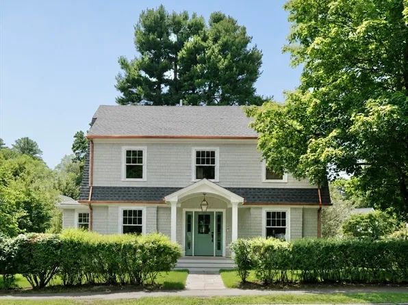 21 Wellesley Ave, Wellesley, MA 02482