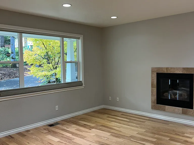 3377 Croisan Creek Rd S — Photo 5