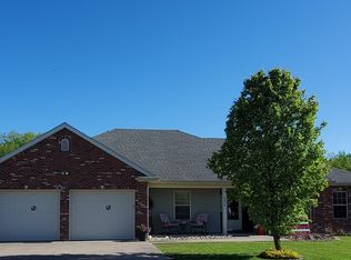 6276 Brooke Dr, Hallsville, MO 65255
