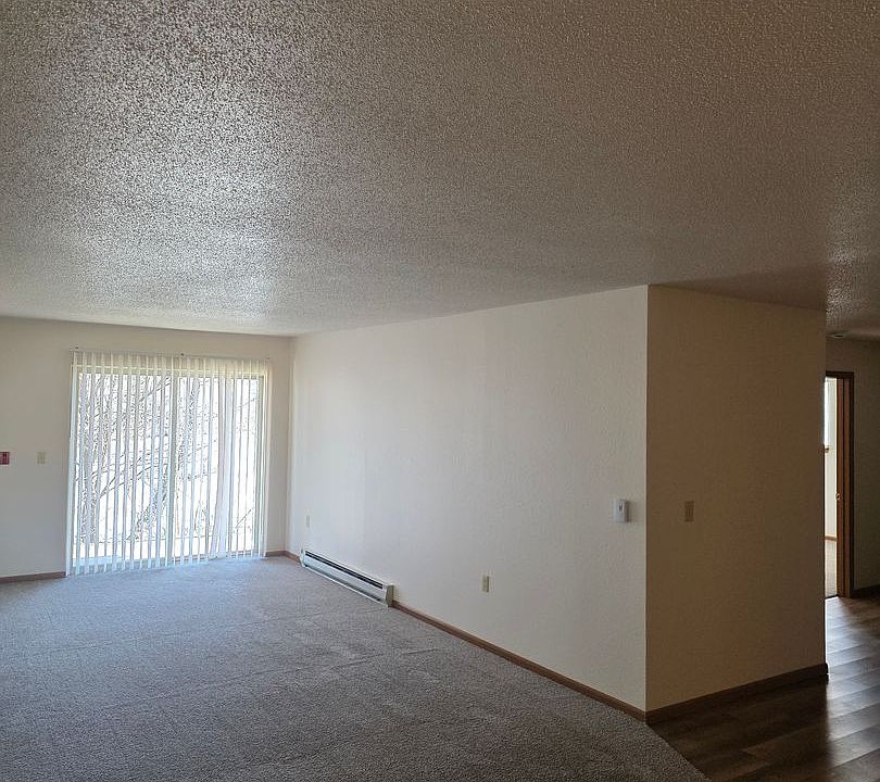 1st image of N113W17036 Driftwood Ct #8