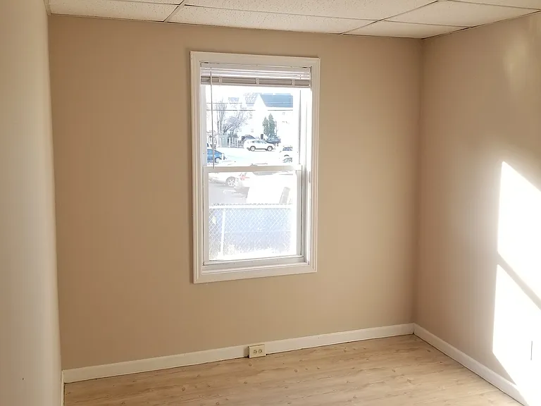  15 Walnut St 3rdflr 2b/1b Updated Newfloors Newpaint 1smpetok Prkg — Photo 17