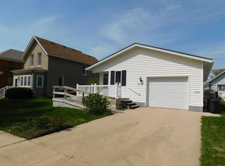328 2nd Ave E, Cresco, IA 52136