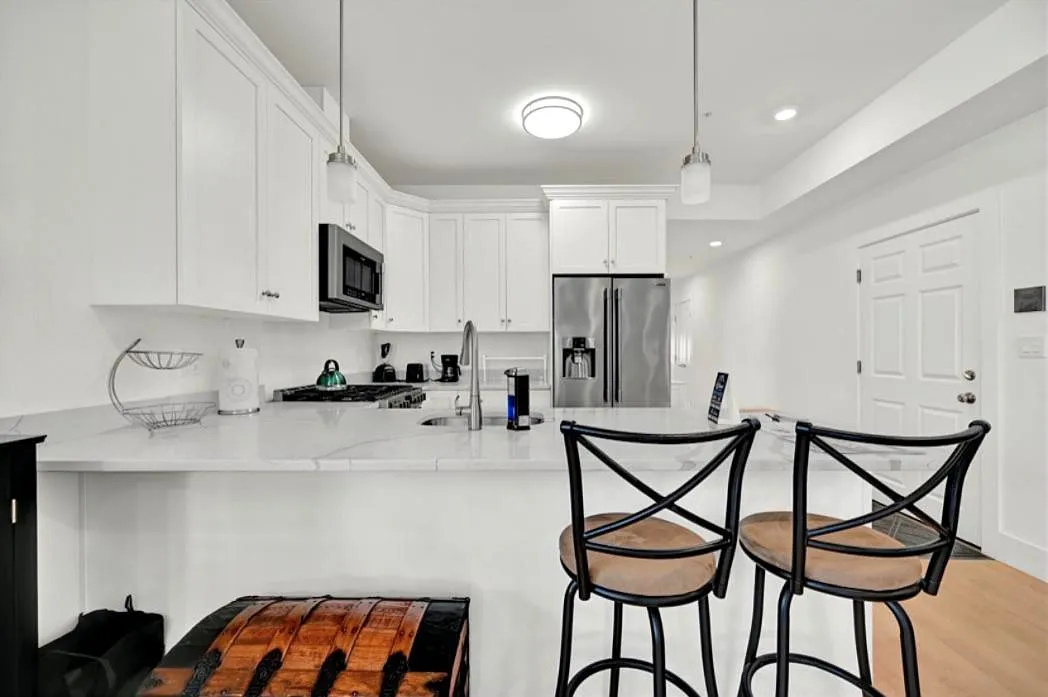 2 bed, 1110 sqft, $3,200 — Photo 4