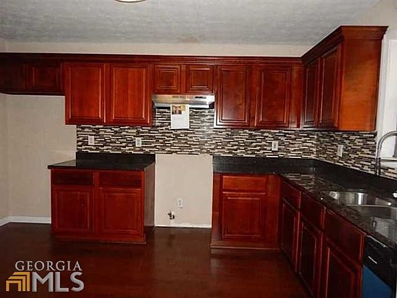 SS APPLIANCE PACKAGE TO BE INSTALLED PRIOR TO CLOSING!