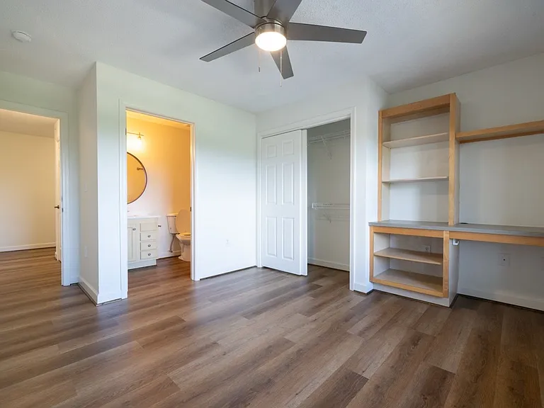 834 Harts Cove Way — Photo 14