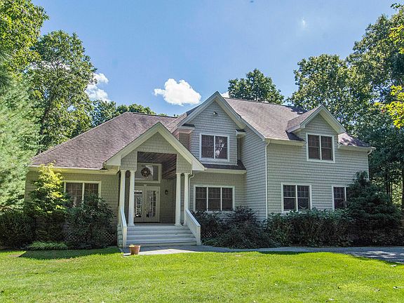 2nd image of 22 Sea Farm Ct