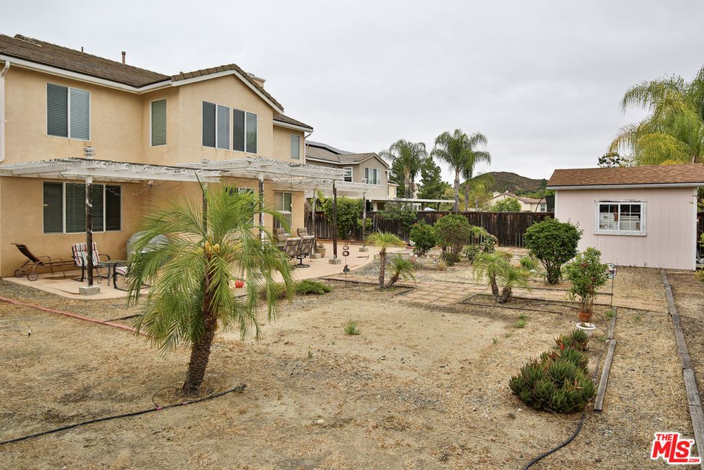 27761 Crestknoll Ct, Murrieta, CA - View 3
