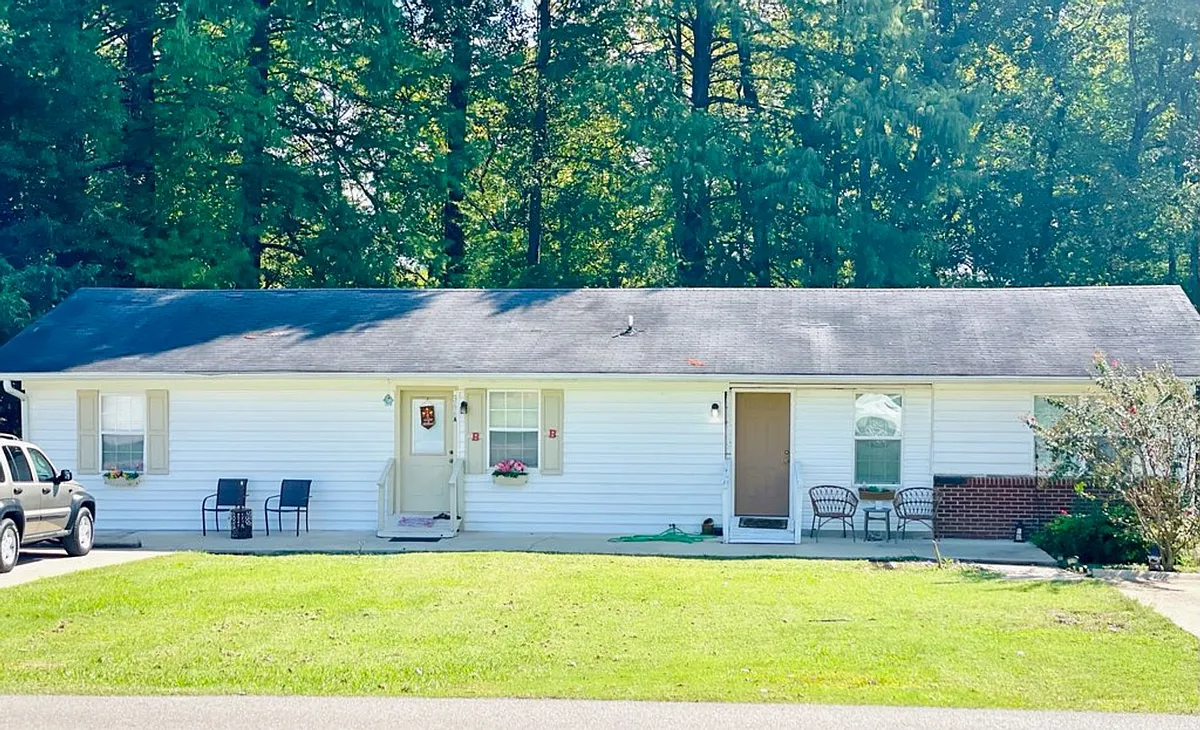 Building Photo - Monthly Paid Rent