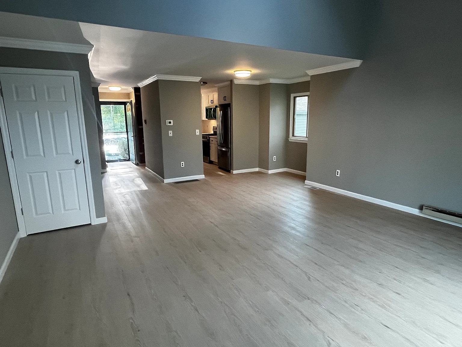 1 bed, 1.5 bath, 1200 sqft, $2,350 — Photo 2