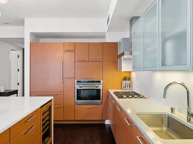 301 Mission St #27B — Photo 17