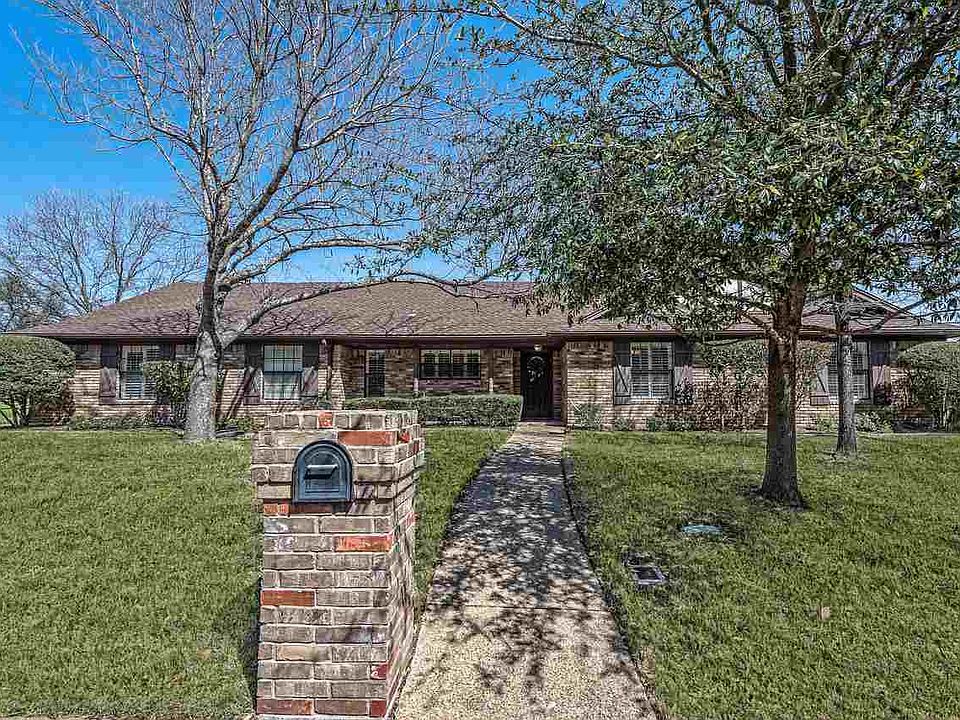 1st image of 9913 Sandalwood Dr