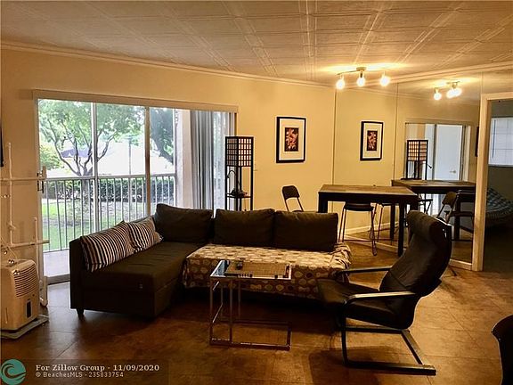 2nd image of 430 SE 7th St APT 202