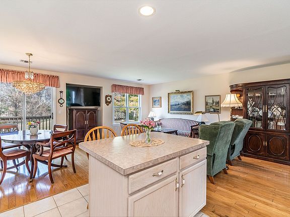 5th image of 2703 Willow Pond Dr