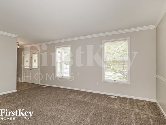 4th image of 721 Cedar Glen Dr