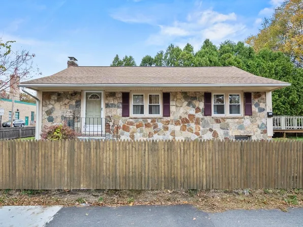 170 Stafford St, Worcester, MA 01603