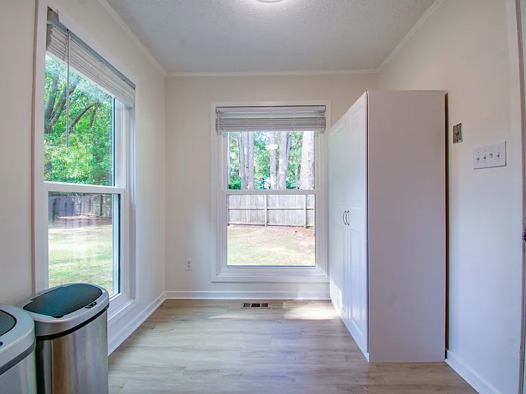 513 Andrea Ct — Photo 9