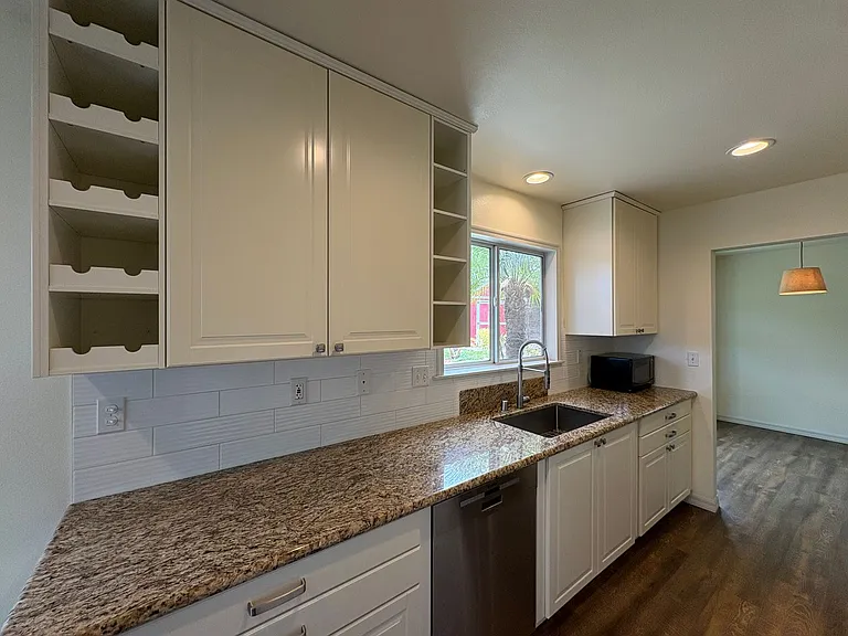 2104 N Mammoth Pl — Photo 8