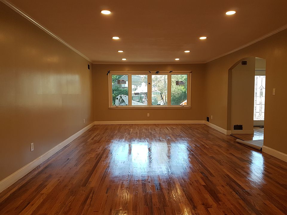 1st image of 528 Ellison Ave